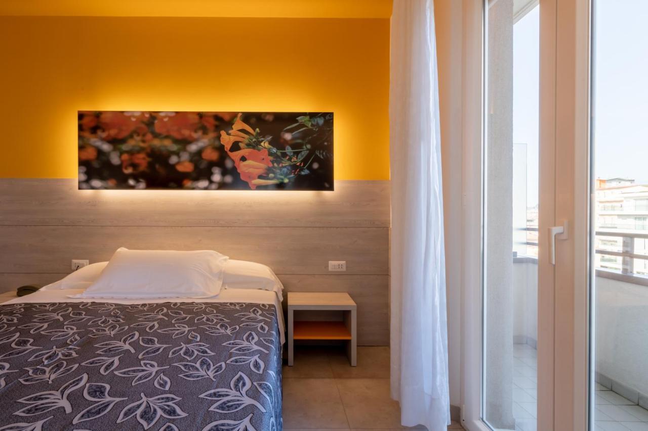Clipper Hotel Pesaro Ngoại thất bức ảnh