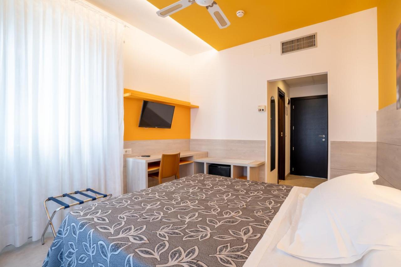 Clipper Hotel Pesaro Ngoại thất bức ảnh