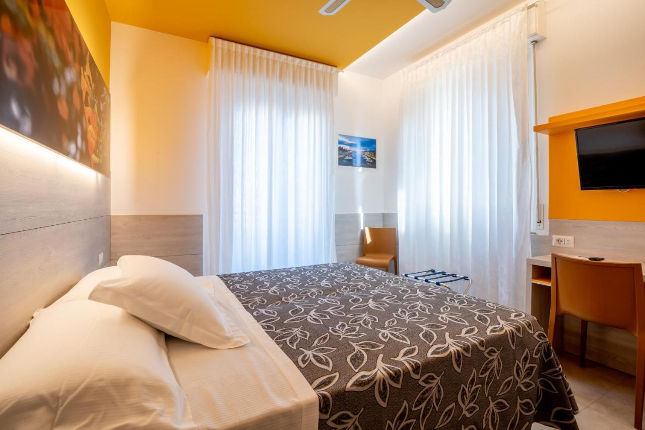 Clipper Hotel Pesaro Ngoại thất bức ảnh