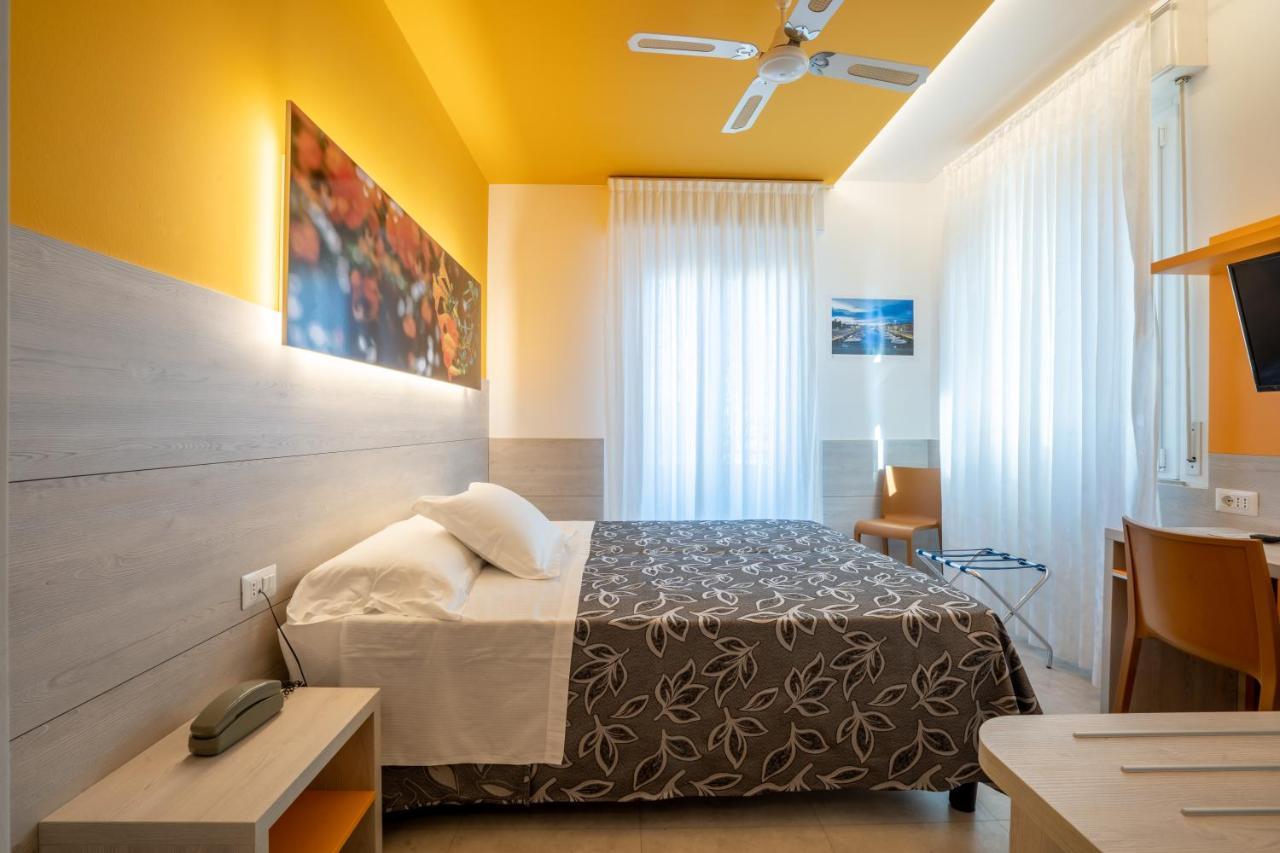 Clipper Hotel Pesaro Ngoại thất bức ảnh