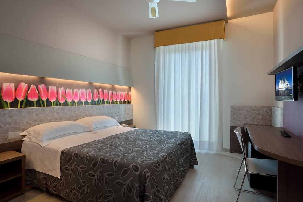 Clipper Hotel Pesaro Phòng bức ảnh